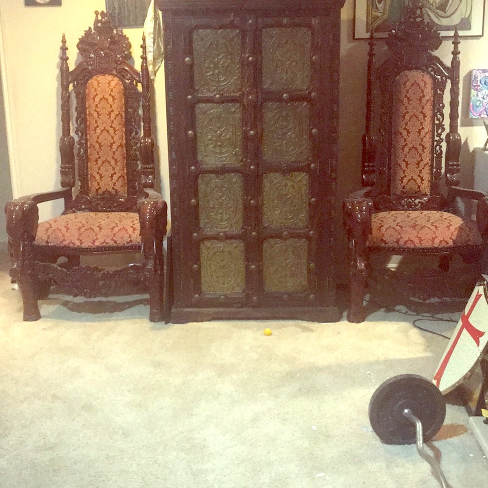 FOR KINGS AND QUEENS, “Thrones” for your Home.